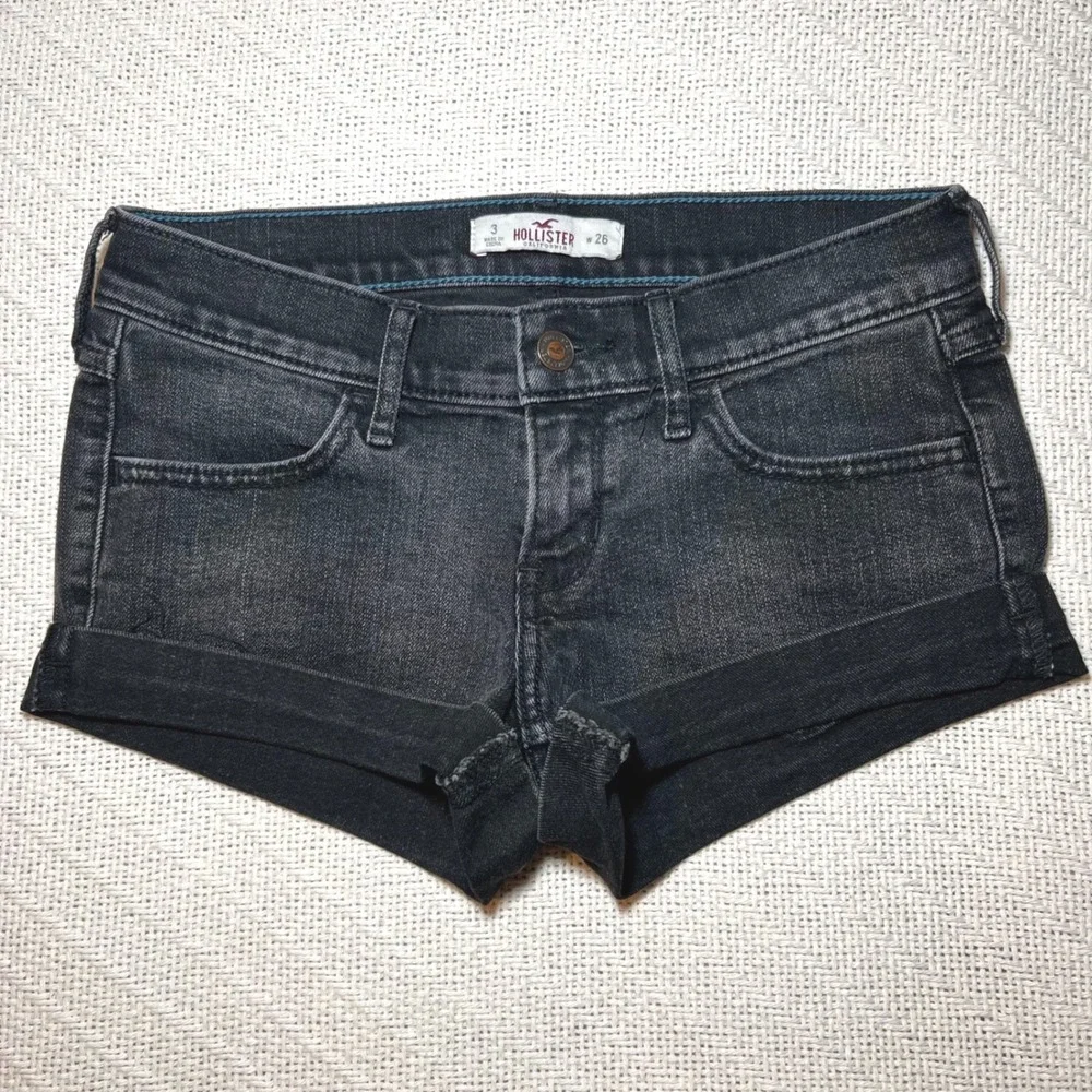 Hollister Women Black Denim Low Rise Cuffed Shorts Size 3 W26 Cut Offs